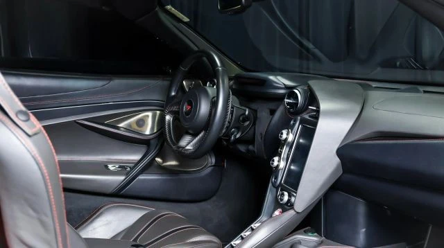2018 McLaren 720S - Image 19 of 22