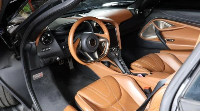 2018 McLaren 720S - Image 20 of 21