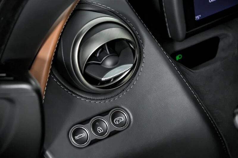2018 McLaren 720S - Image 27 of 31