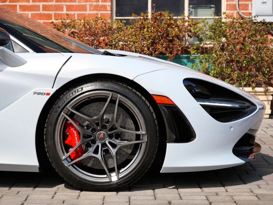 2018 McLaren 720S - Image 7 of 31