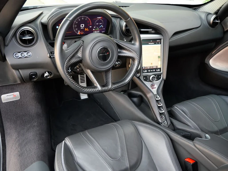 2018 McLaren 720S - Image 8 of 31