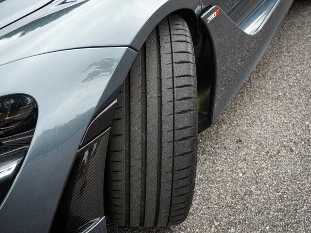 2018 McLaren 720S - Image 15 of 31