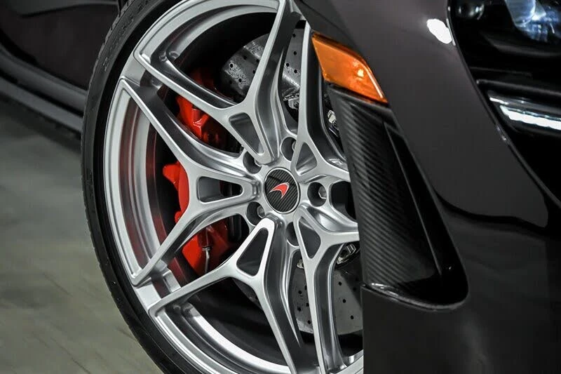 2018 McLaren 720S - Image 4 of 31