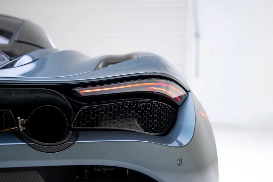 2018 McLaren 720S - Image 28 of 31