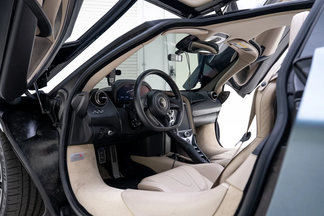 2018 McLaren 720S - Image 2 of 31