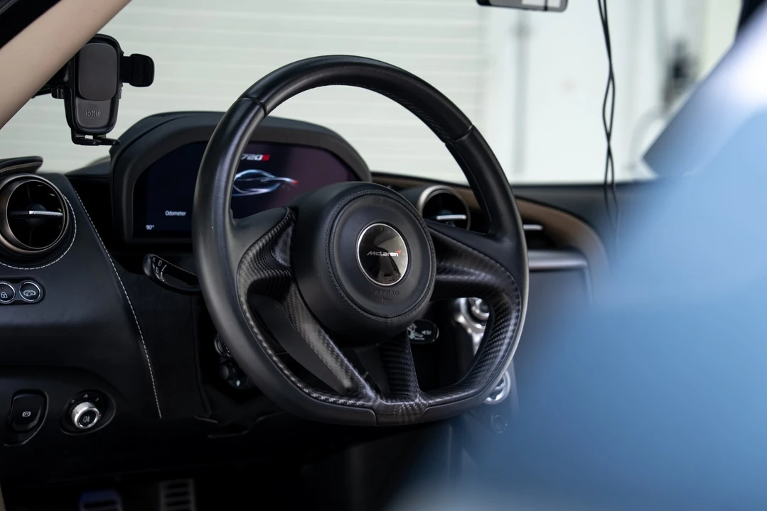 2018 McLaren 720S - Image 30 of 31