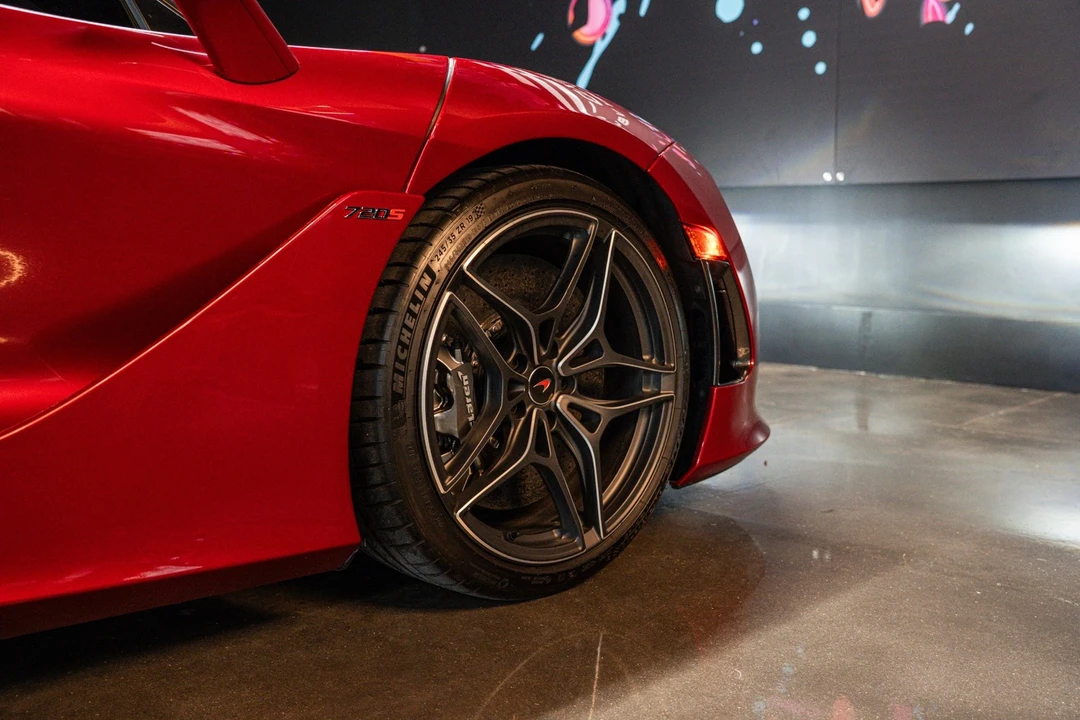 2018 McLaren 720S - Image 19 of 22