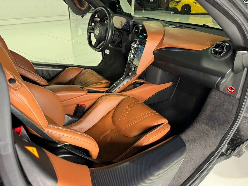 2018 McLaren 720S - Image 20 of 21