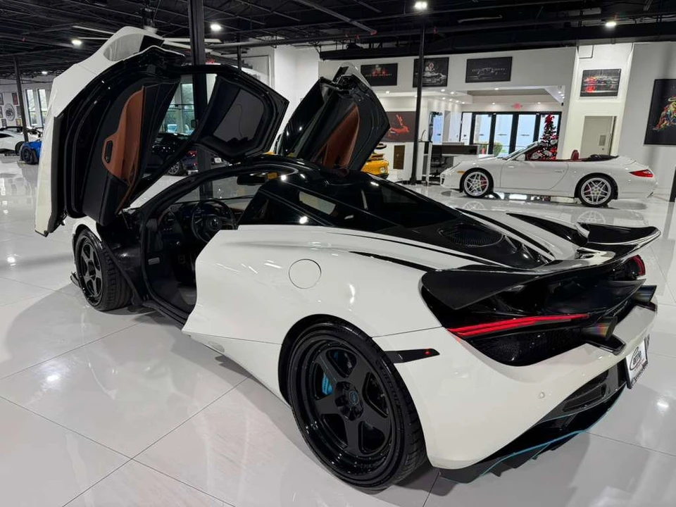 2018 McLaren 720S - Image 13 of 21