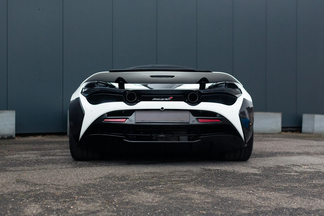 2018 McLaren 720S - Image 13 of 21