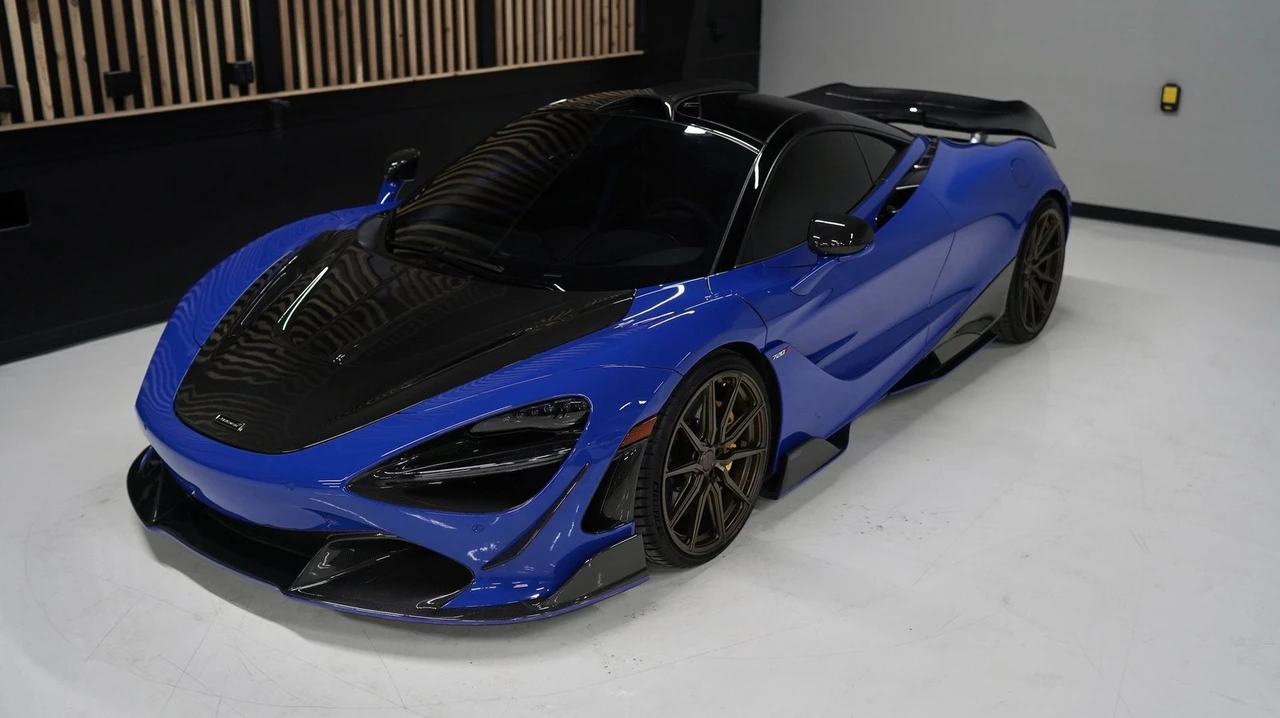 2018 McLaren 720S - Image 2 of 21