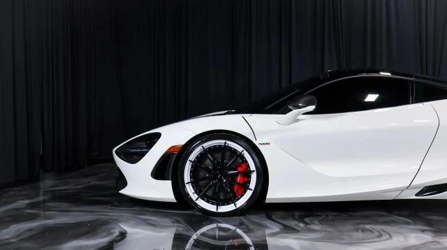 2018 McLaren 720S - Image 13 of 21