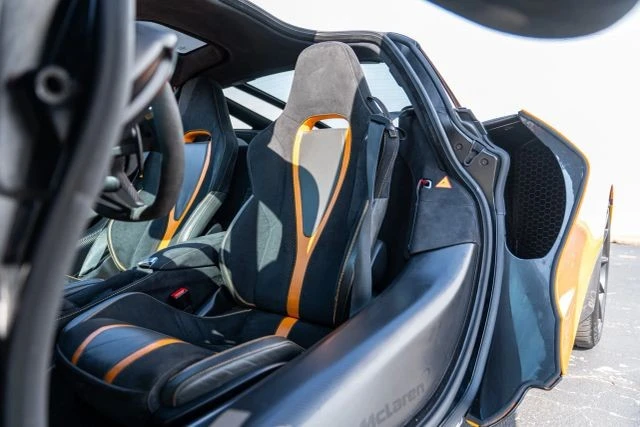 2018 McLaren 720S - Image 14 of 19