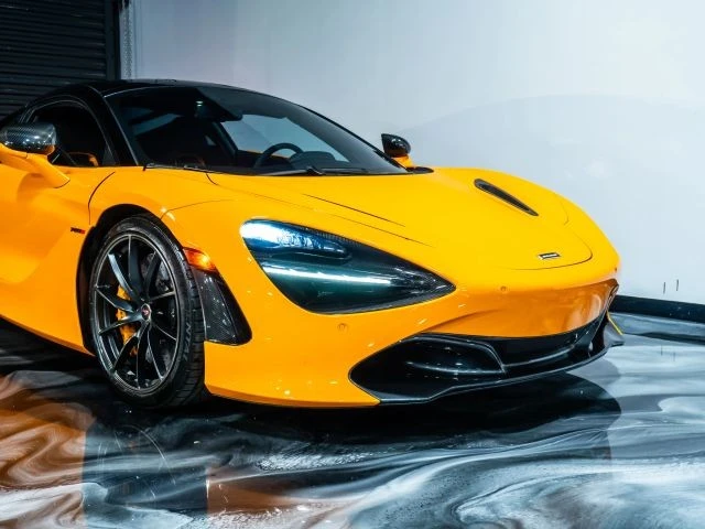 2018 McLaren 720S - Image 5 of 21