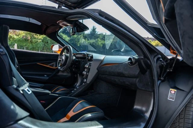 2018 McLaren 720S - Image 13 of 19