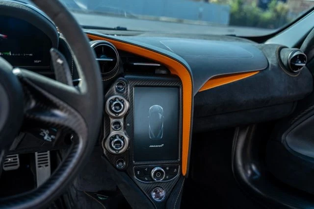 2018 McLaren 720S - Image 5 of 19