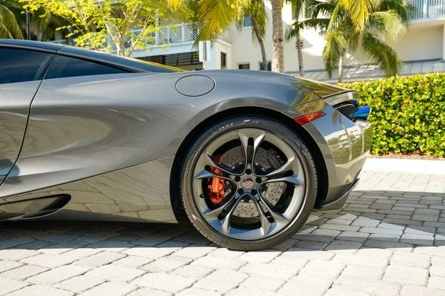 2018 McLaren 720S - Image 16 of 21