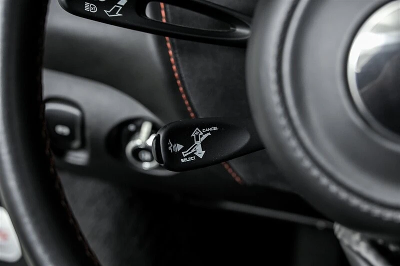 2018 McLaren 720S - Image 24 of 31