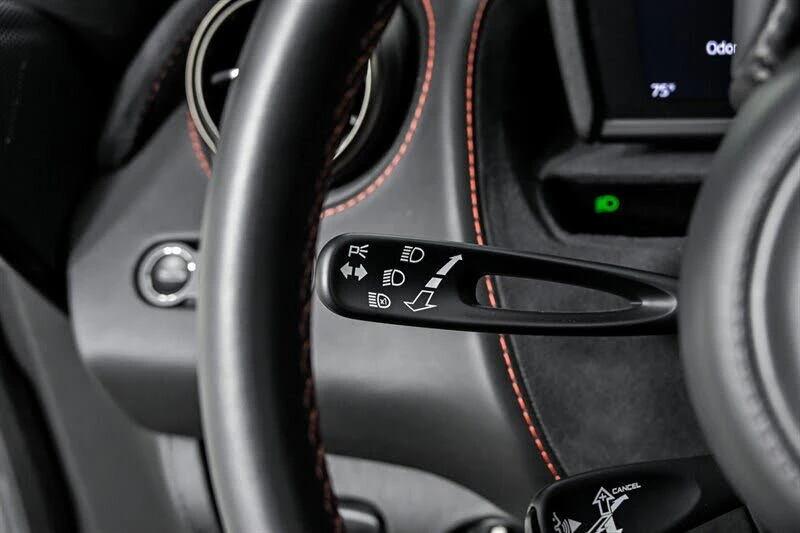 2018 McLaren 720S - Image 26 of 31