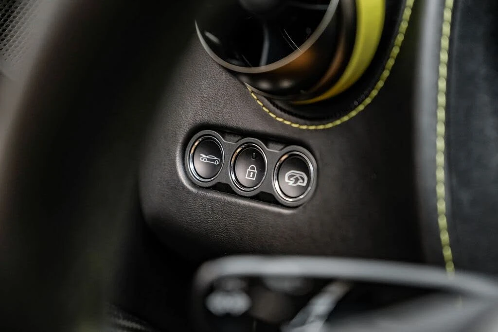 2018 McLaren 720S - Image 25 of 31
