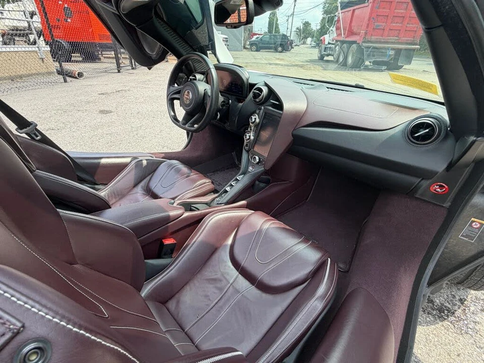 2018 McLaren 720S - Image 17 of 31