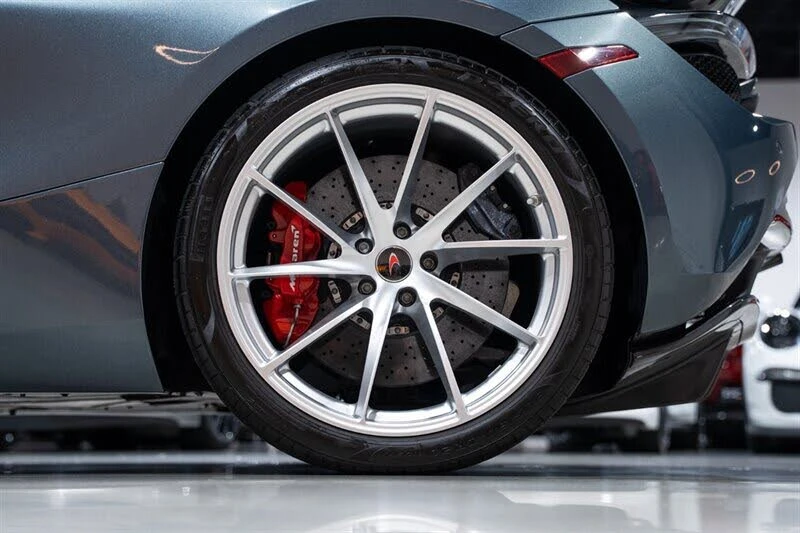 2018 McLaren 720S - Image 13 of 31