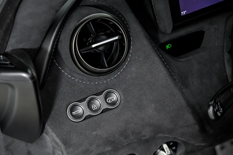 2018 McLaren 720S - Image 24 of 31