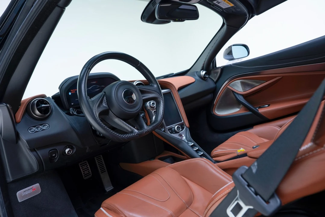 2018 McLaren 720S - Image 2 of 31