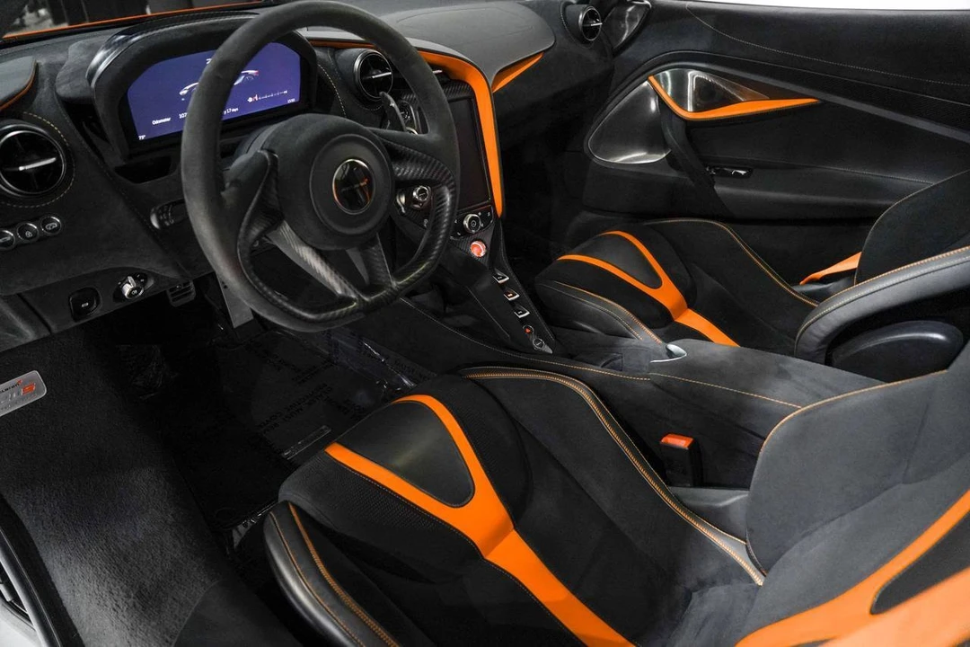 2018 McLaren 720S - Image 2 of 31