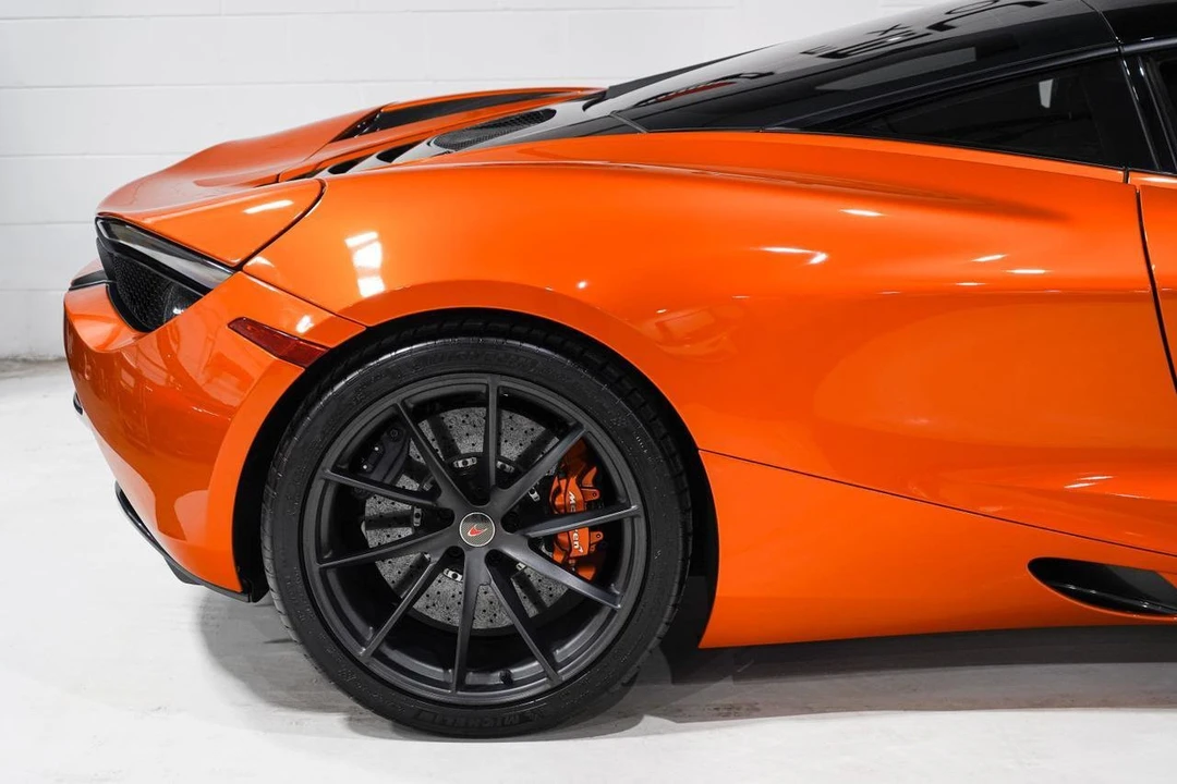2018 McLaren 720S - Image 23 of 31