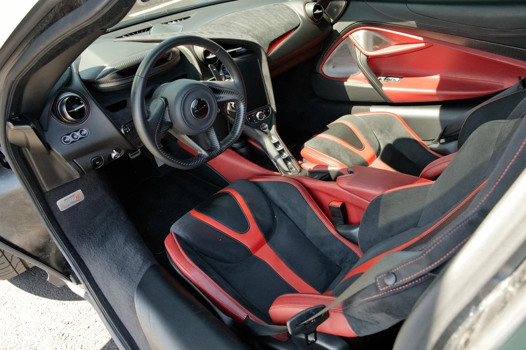 2018 McLaren 720S - Image 2 of 31