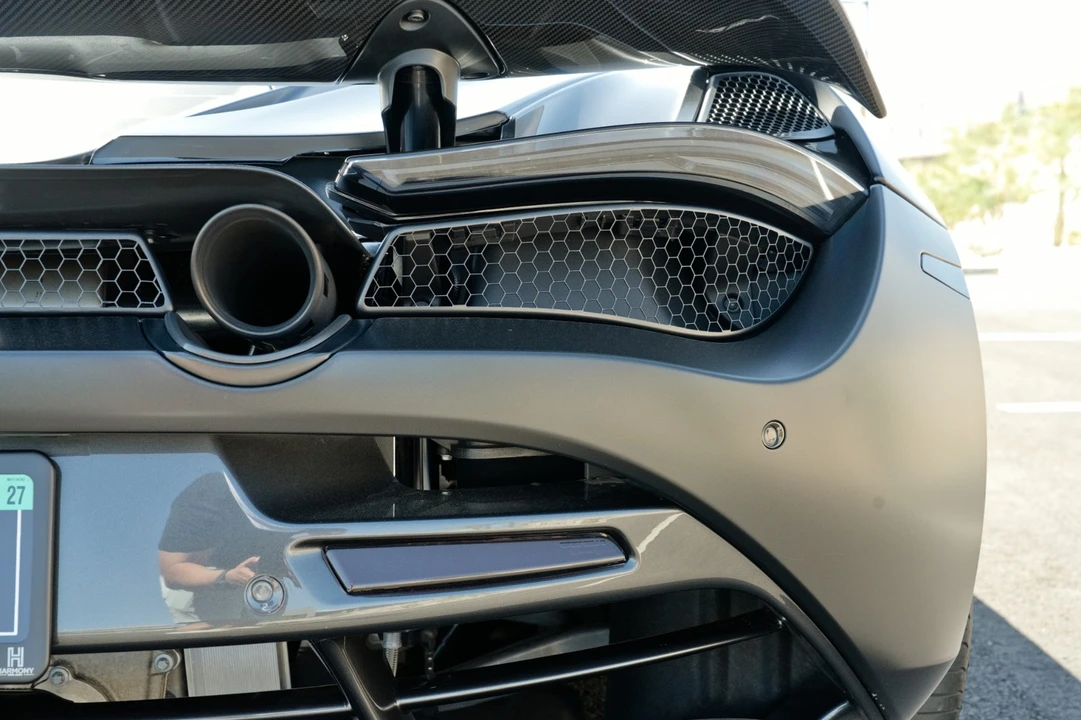 2018 McLaren 720S - Image 17 of 31