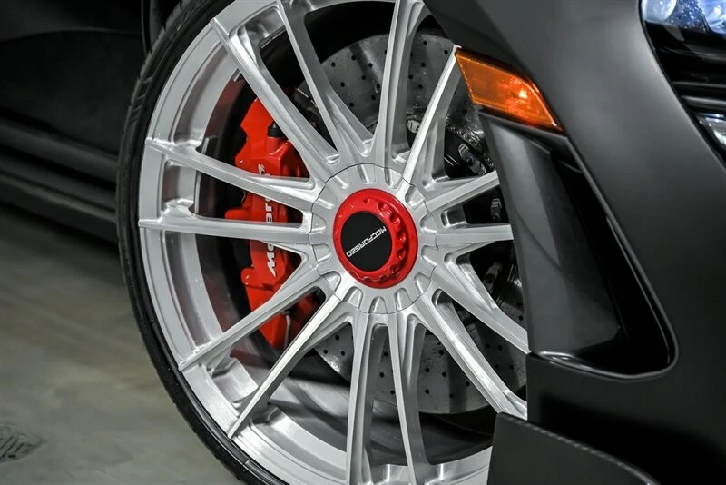 2018 McLaren 720S - Image 4 of 21