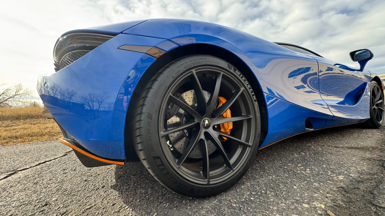 2018 McLaren 720S - Image 10 of 12