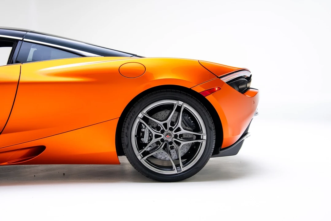 2018 McLaren 720S - Image 18 of 21
