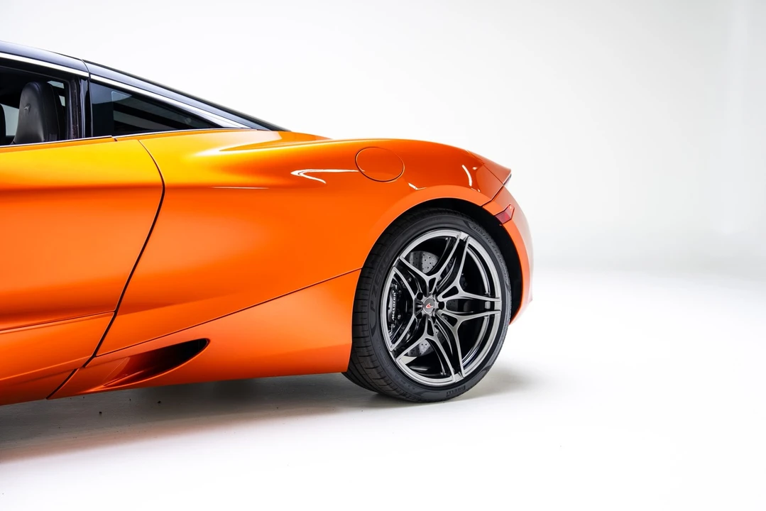 2018 McLaren 720S - Image 17 of 21