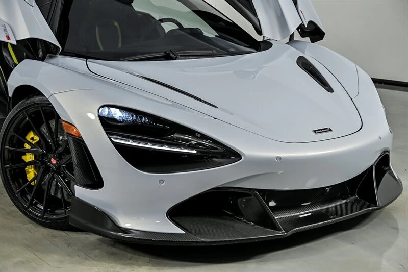 2018 McLaren 720S - Image 2 of 28