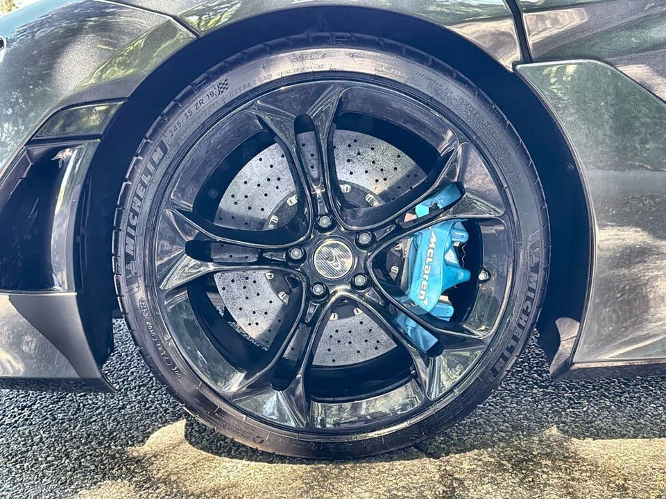 2018 McLaren 720S - Image 17 of 31
