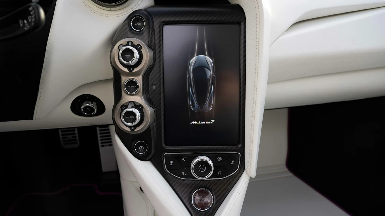 2018 McLaren 720S - Image 10 of 31