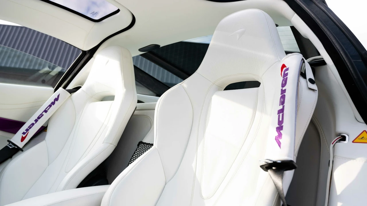 2018 McLaren 720S - Image 24 of 31