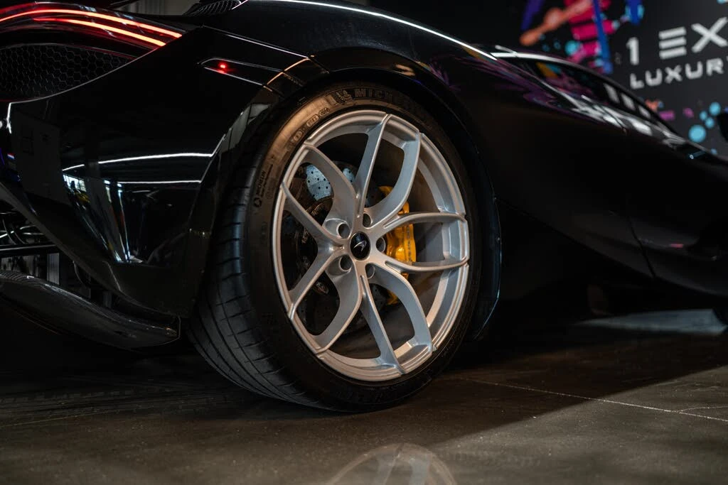 2018 McLaren 720S - Image 17 of 23