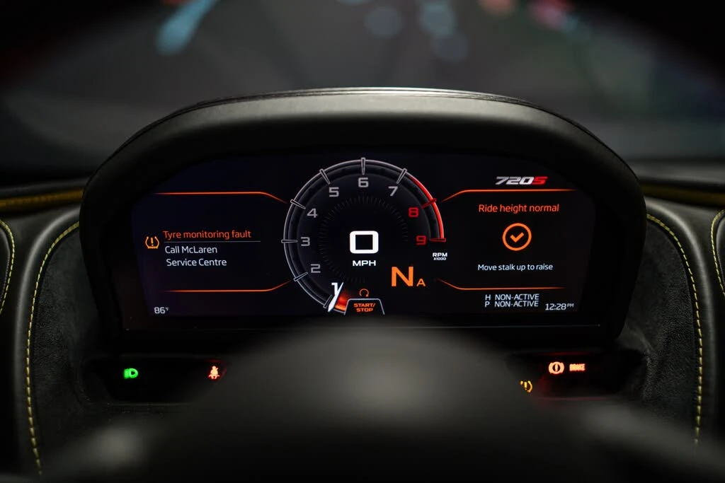 2018 McLaren 720S - Image 11 of 23