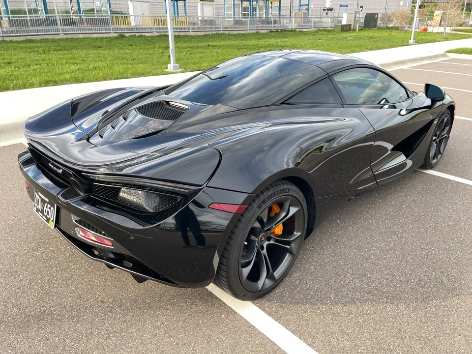 2018 McLaren 720S - Image 7 of 31