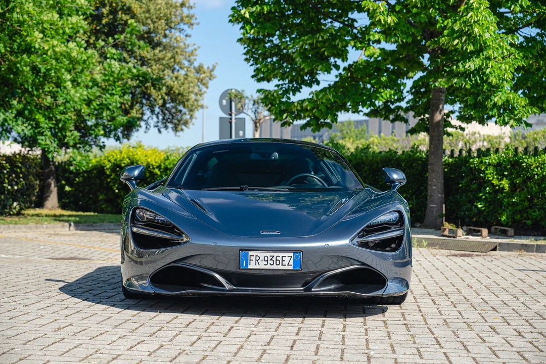 2018 McLaren 720S - Image 2 of 31