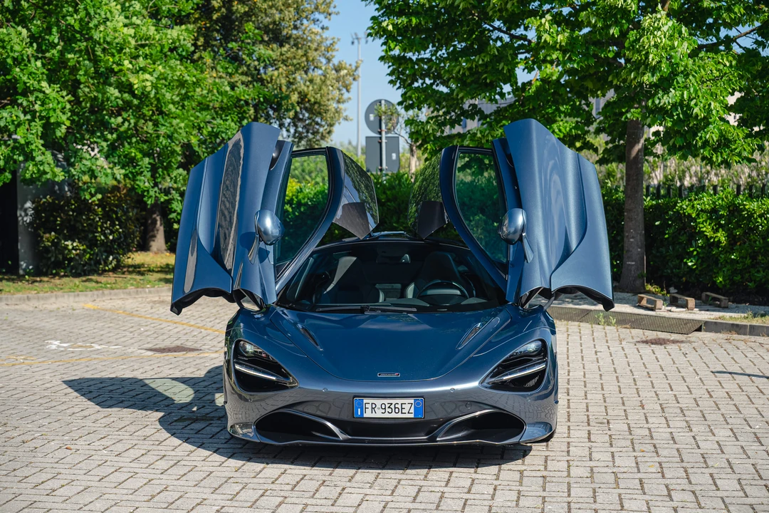 2018 McLaren 720S - Image 3 of 31