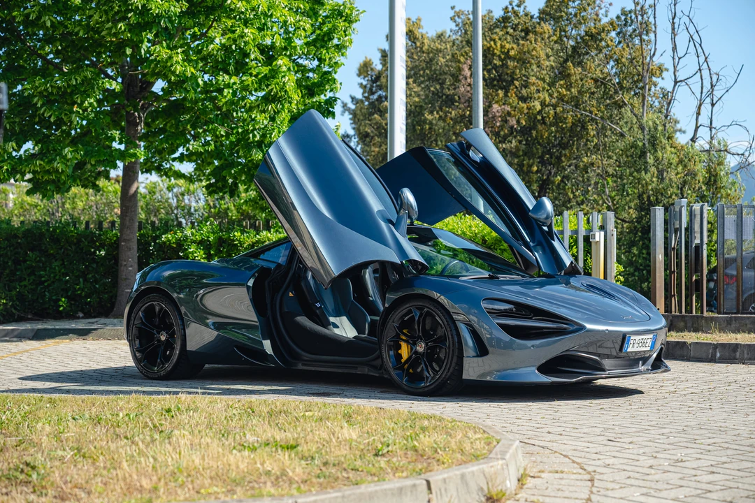 2018 McLaren 720S - Image 13 of 31