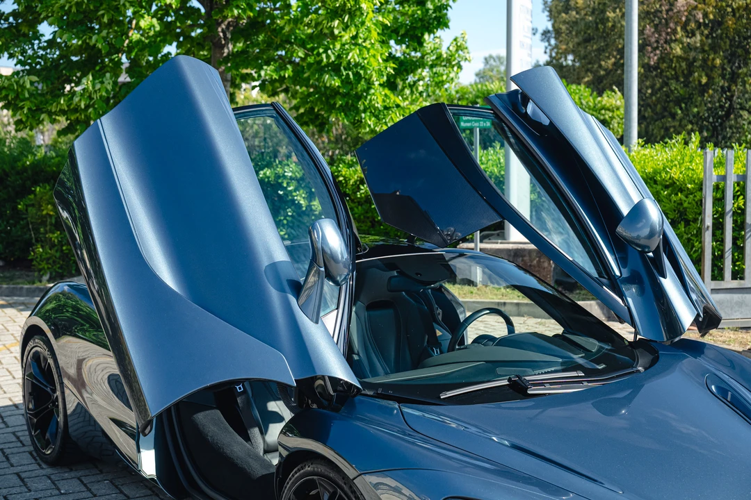 2018 McLaren 720S - Image 14 of 31