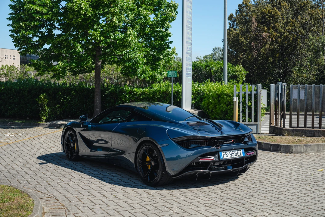 2018 McLaren 720S - Image 6 of 31