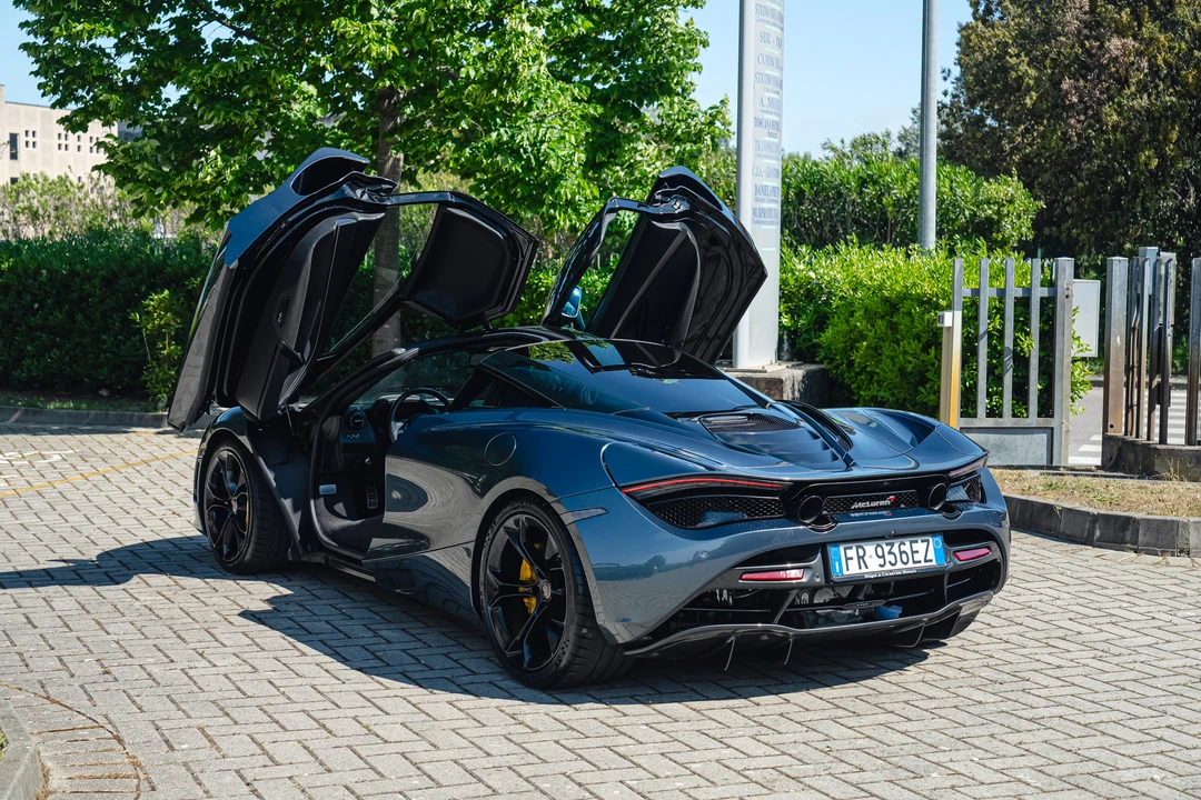 2018 McLaren 720S - Image 7 of 31