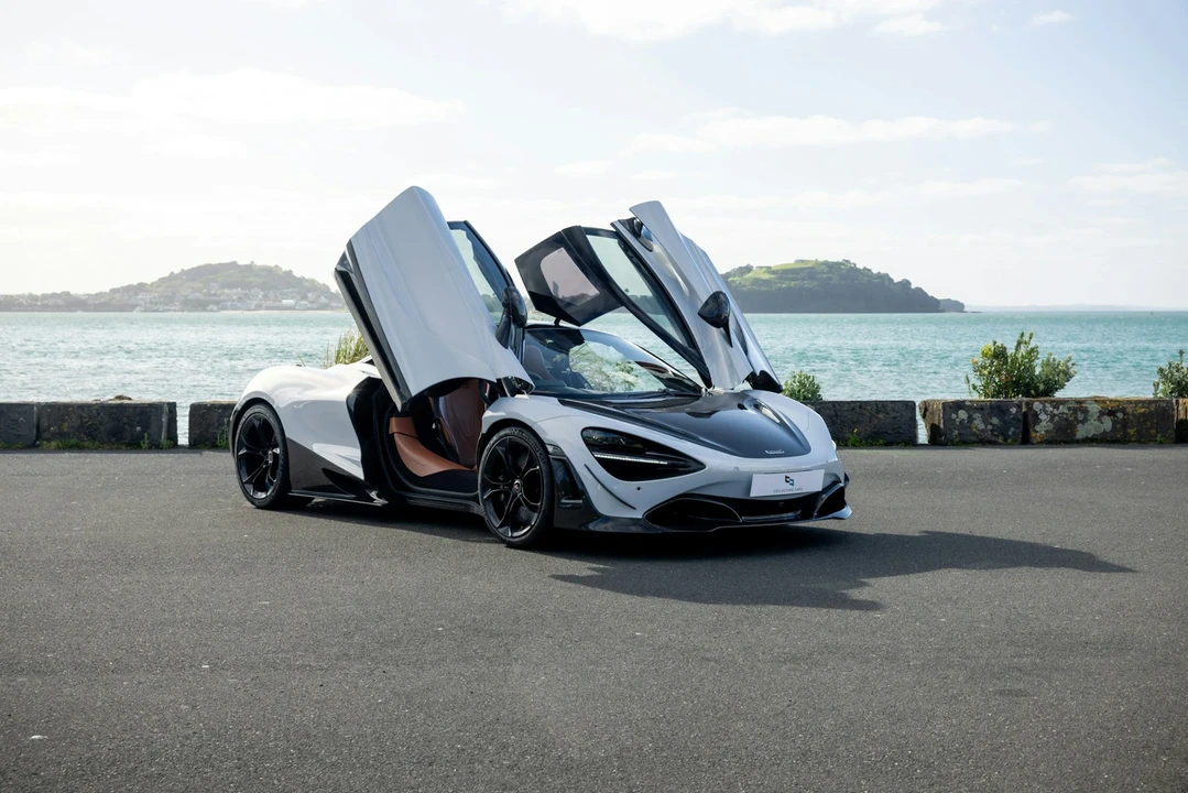 2018 McLaren 720S - Image 10 of 21